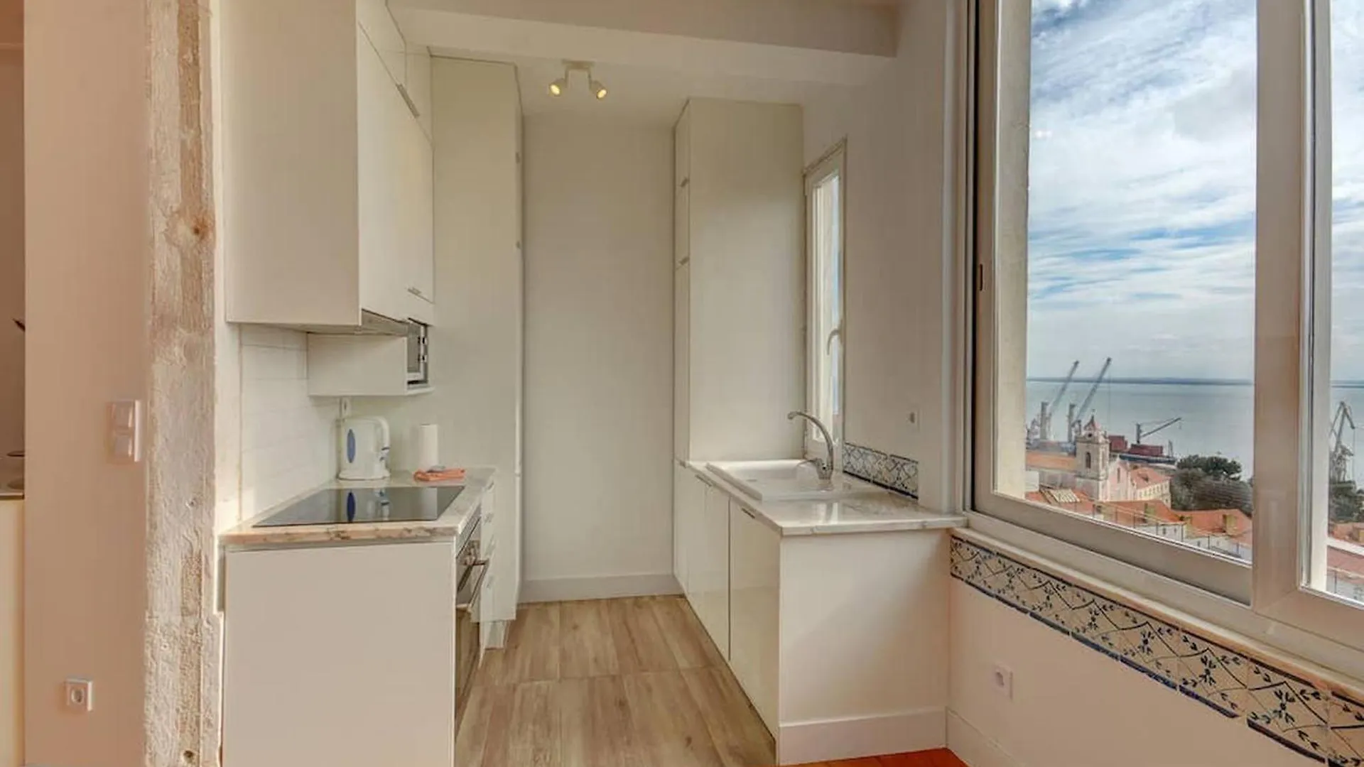 Apartment Tagus Sunrise In Lisbon By Innkeeper
